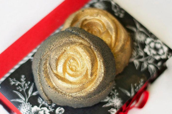 Black & Gold Rose Bath Bomb