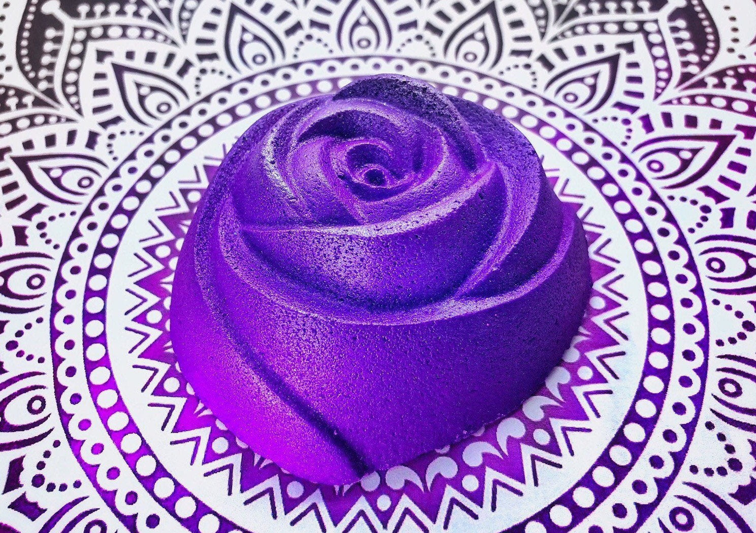 Purple Rose Bath Bomb - Bergamot - Clove - Patchouli
